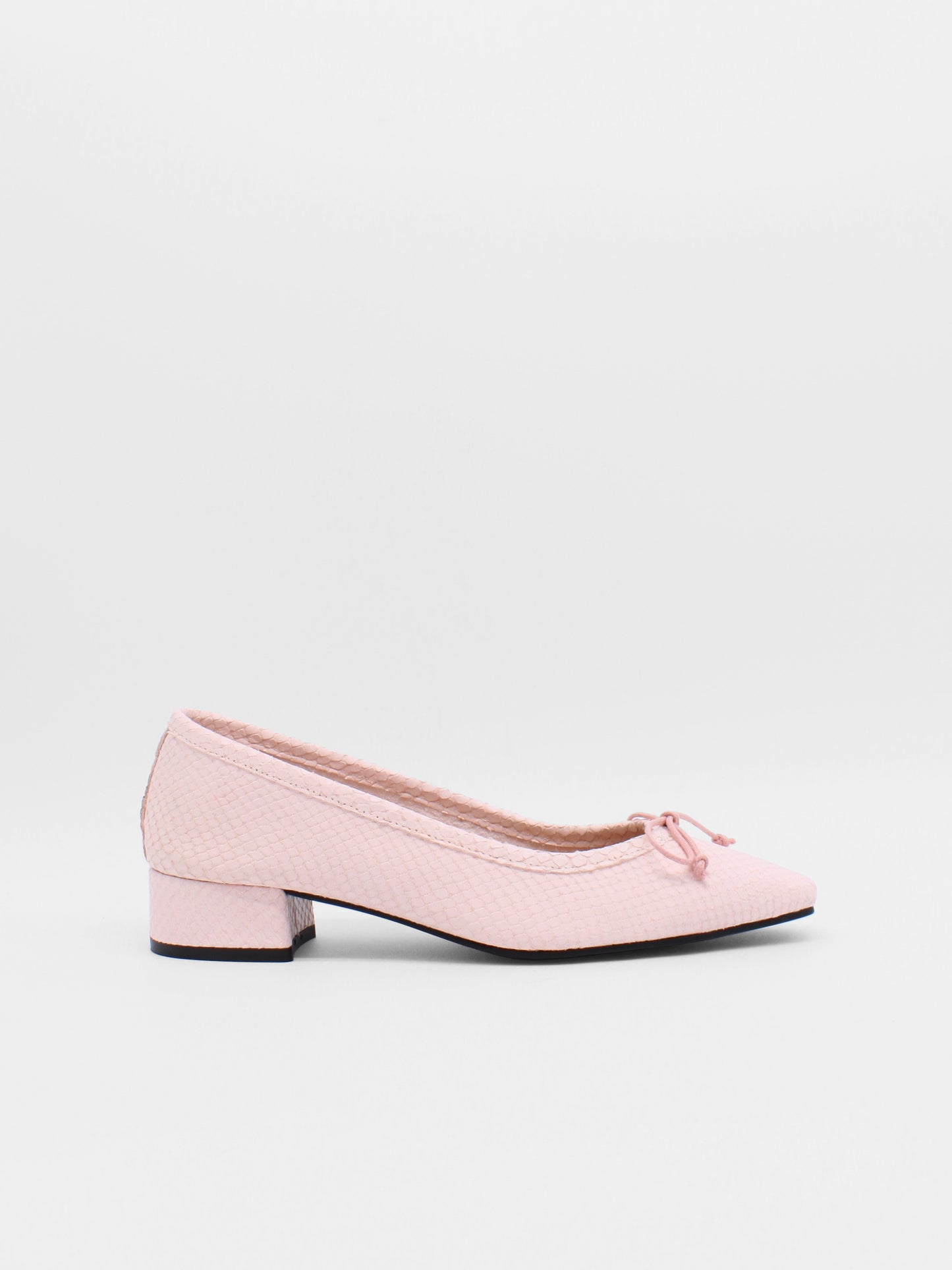 About Arianne low heel ballerina in embossed pink