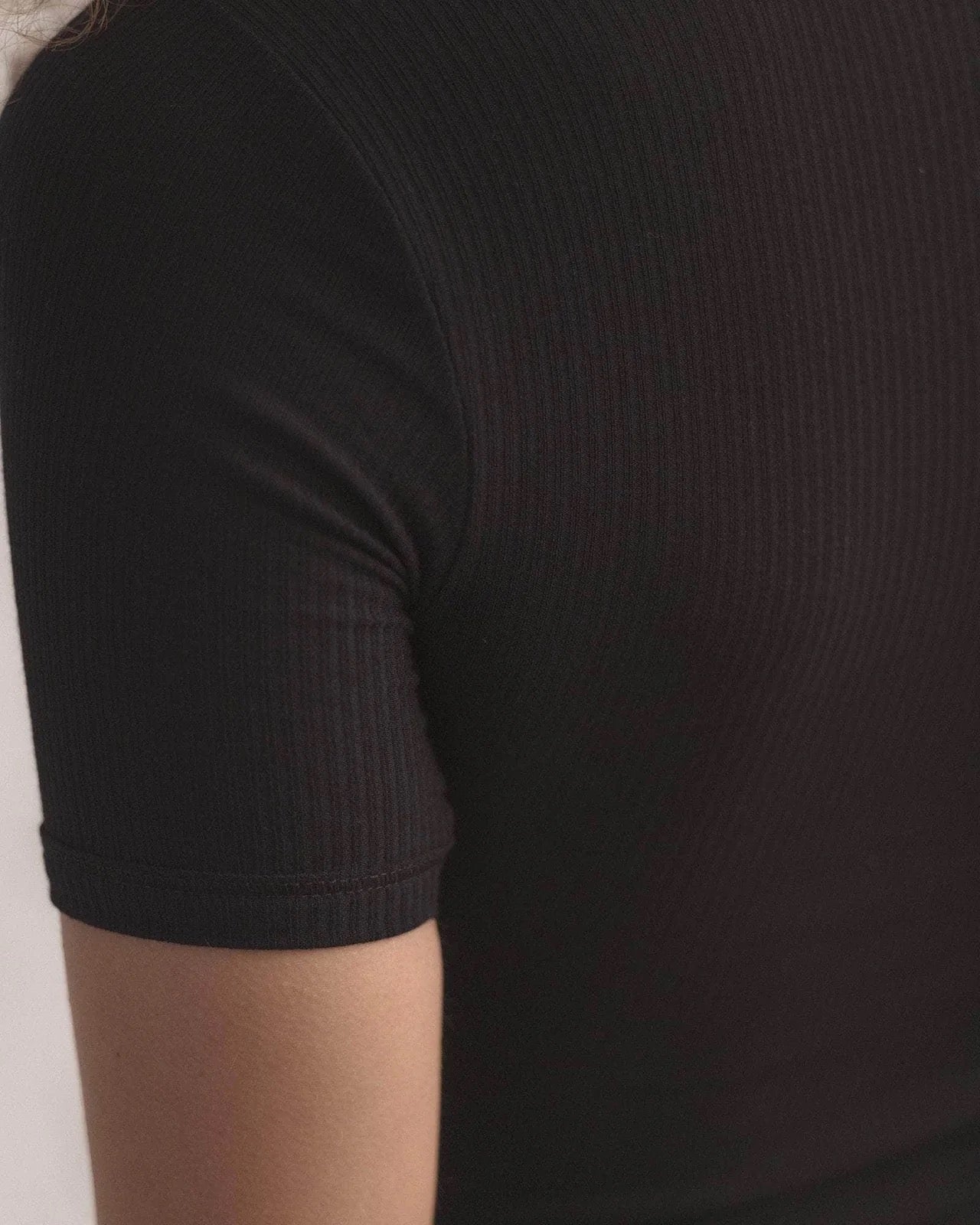 Heart short sleeve top in black