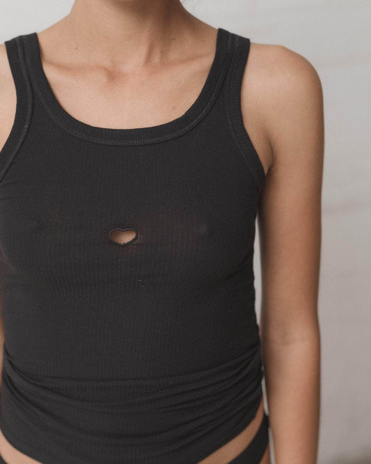 Heart tank in black