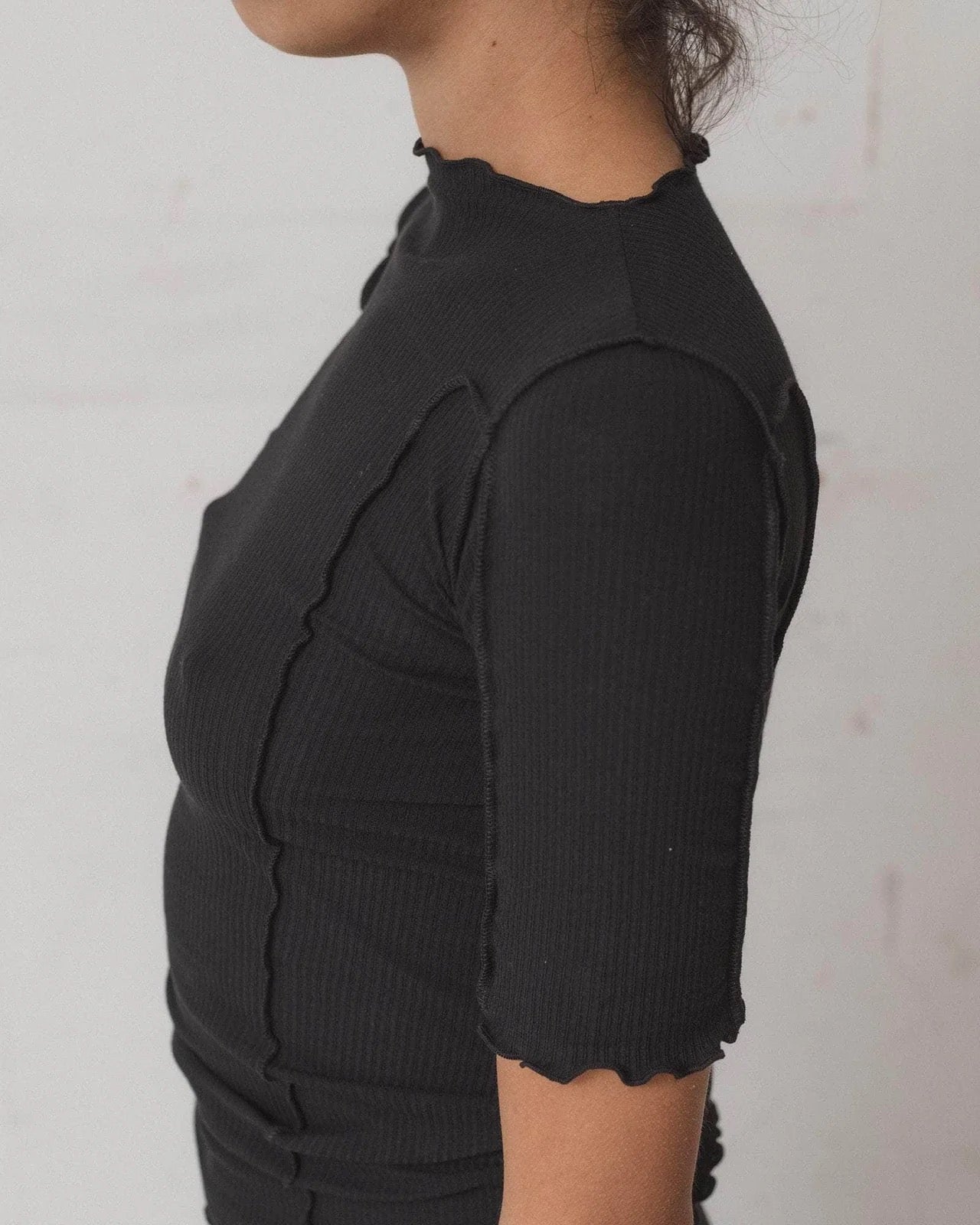Omato 3/4 top in black