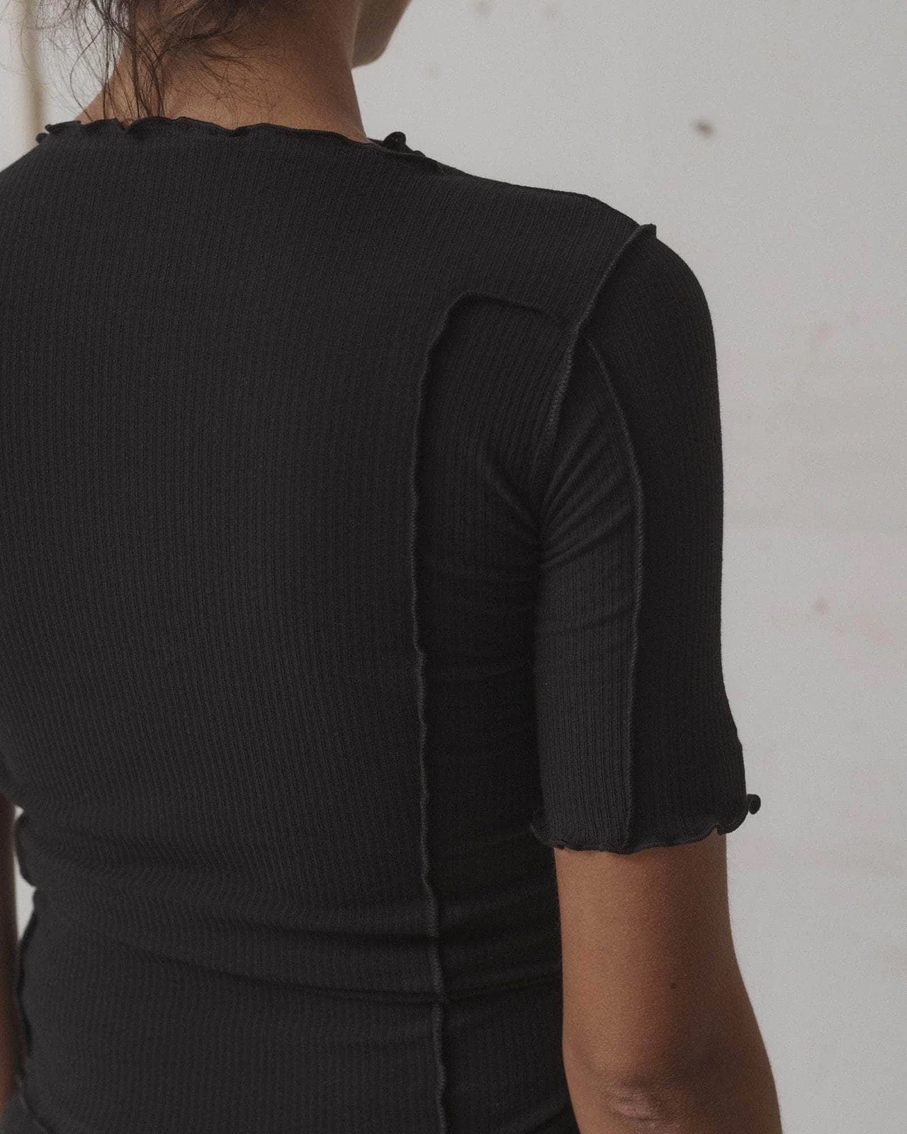 Omato 3/4 top in black