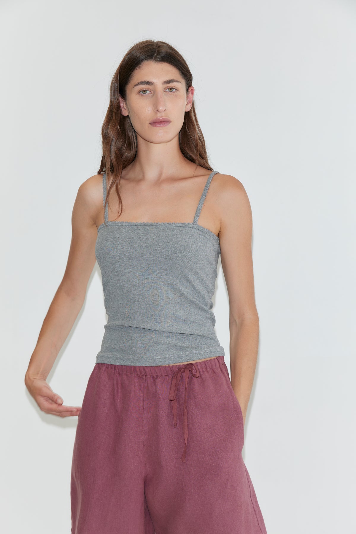 Scallop tank in grey