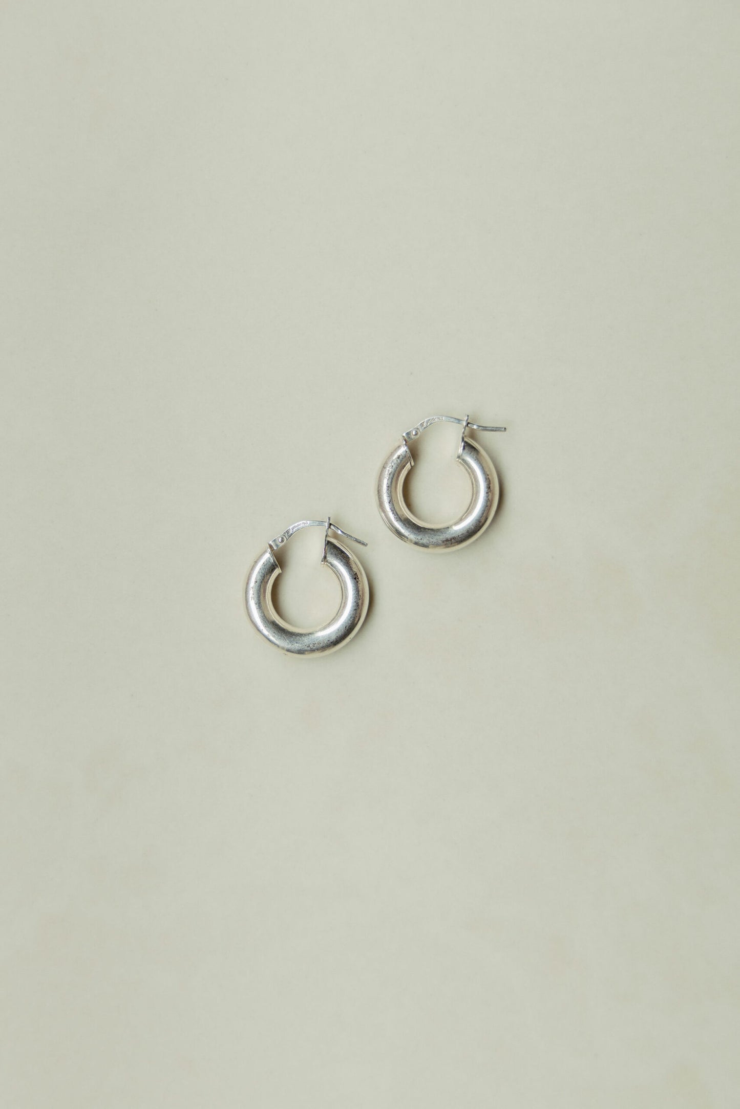 Labro Dicianove thick hoop earrings