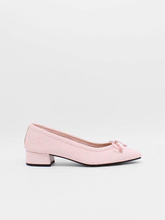 About Arianne low heel ballerina in embossed pink