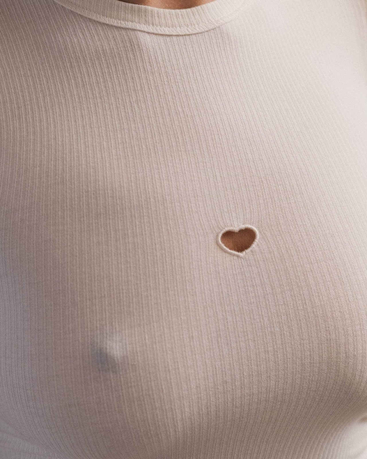 Heart shortsleeve tee in undyed