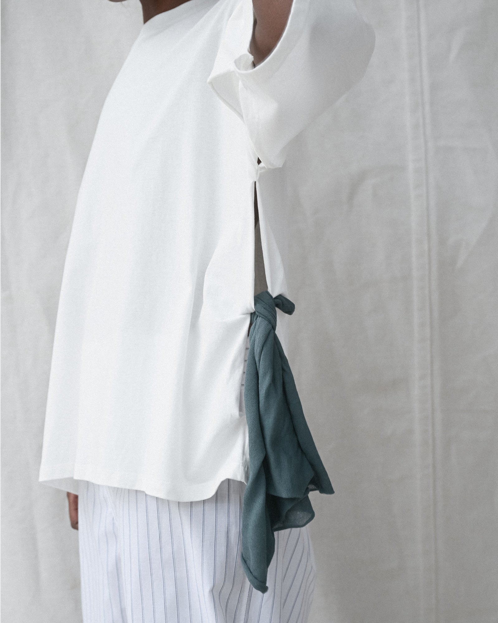 Pin tee by Baserange