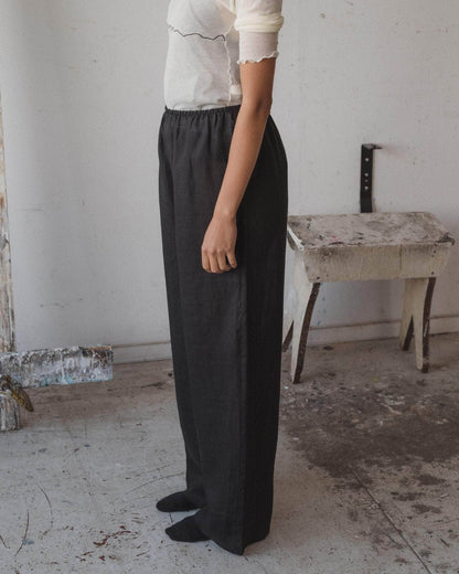 Stoa pants in black linen