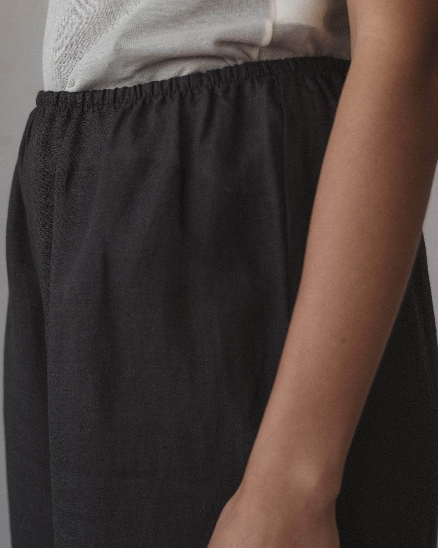 Stoa pants in black linen