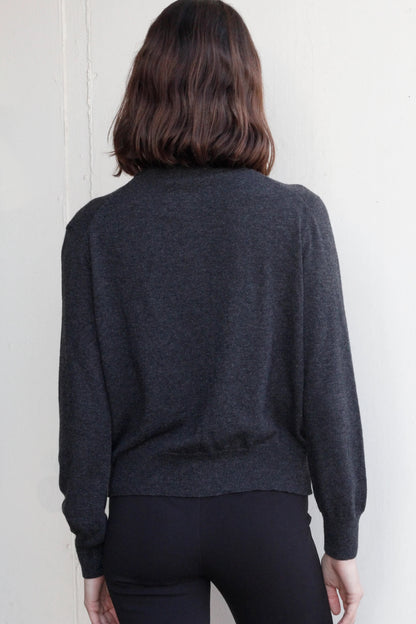 Abstract jumper