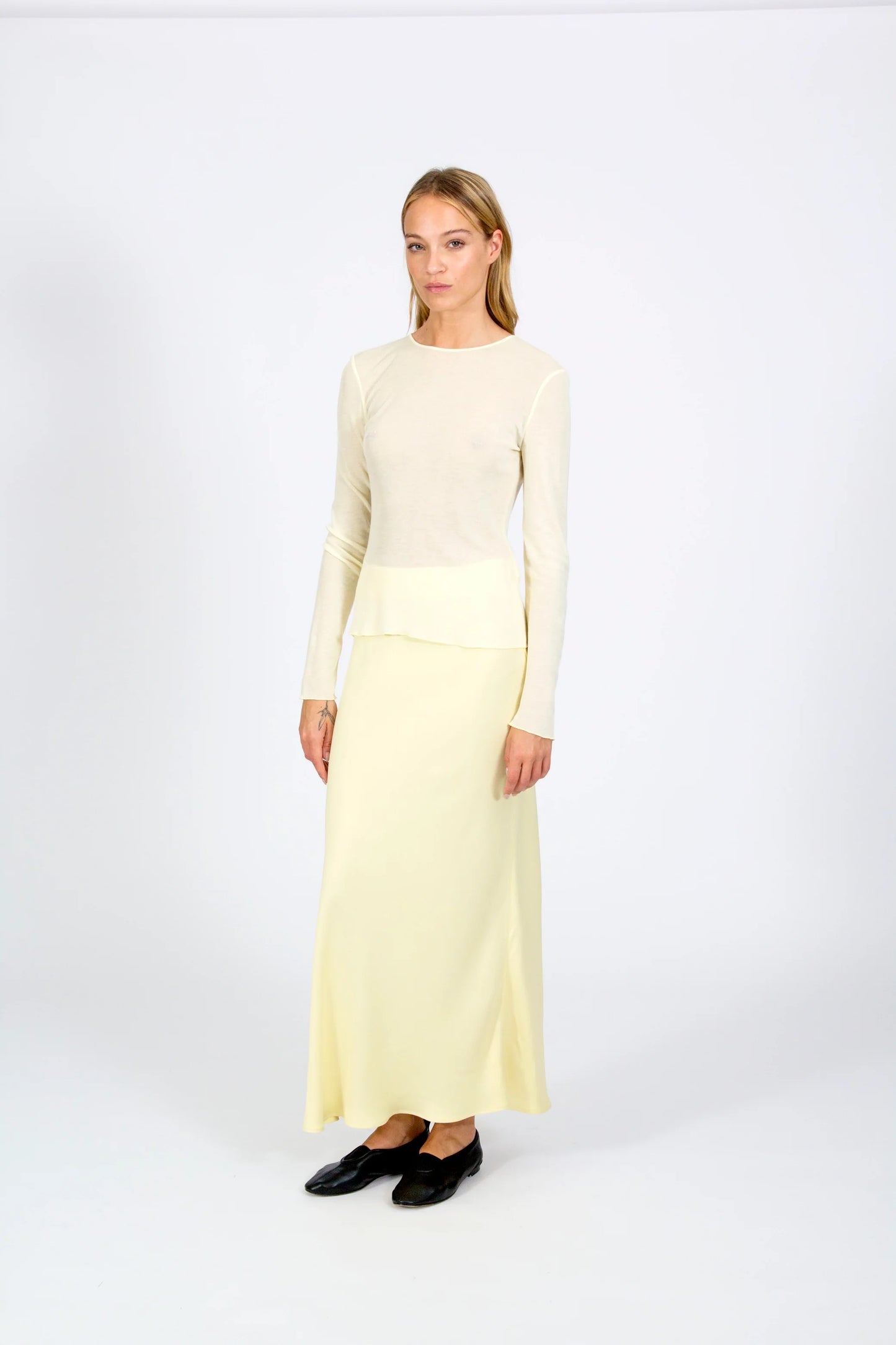 Astro top in light yellow