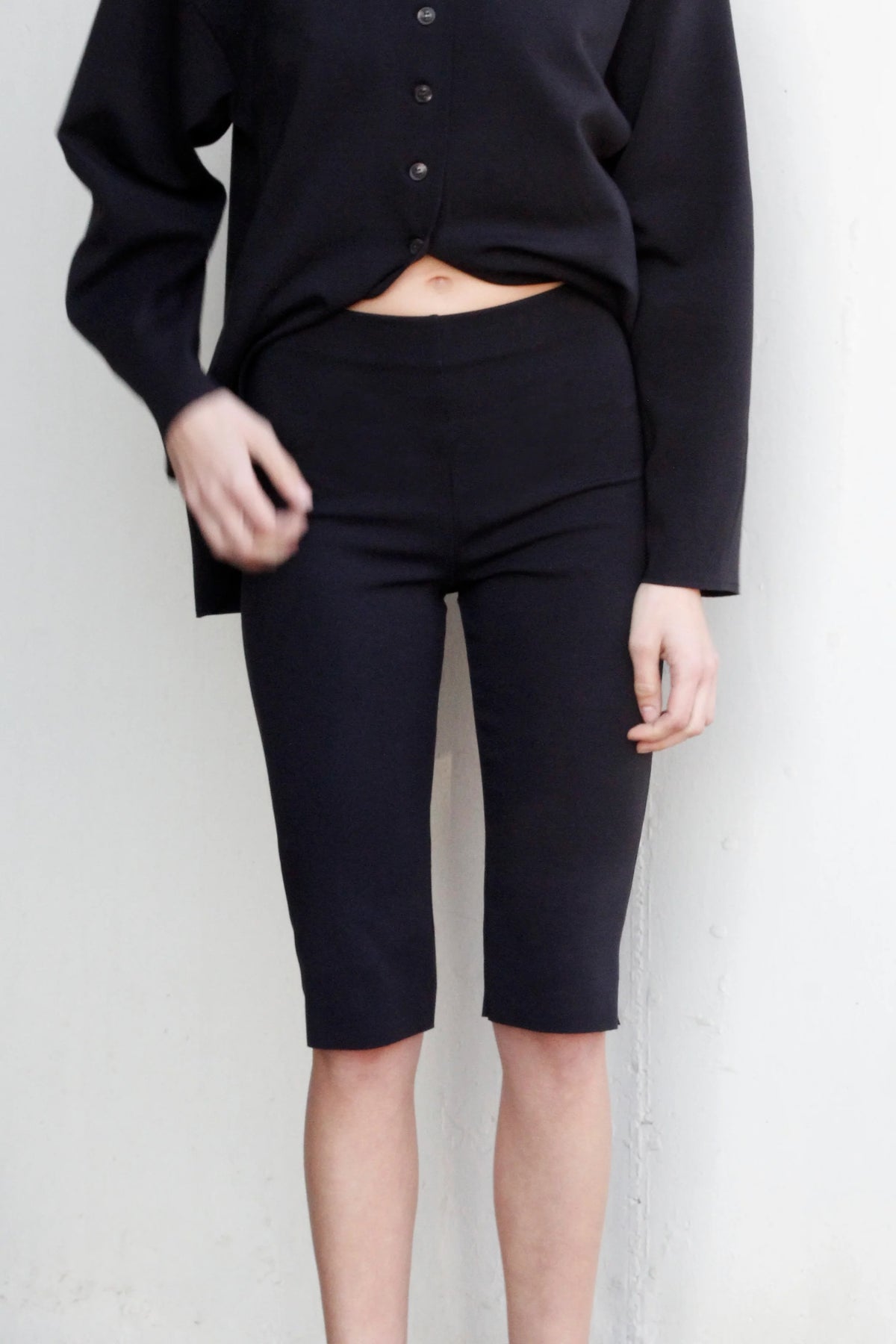 Concrete bermudas in black
