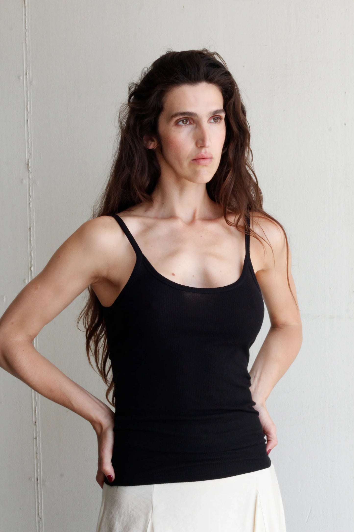 Dynamic top in black