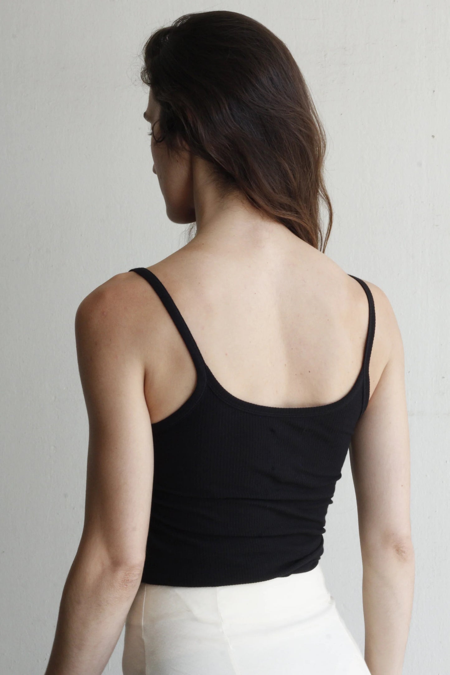 Dynamic top in black