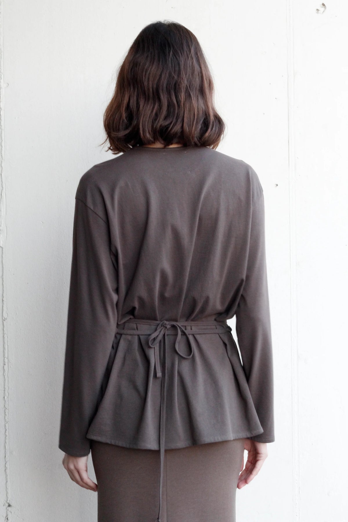 Fragile top in brown