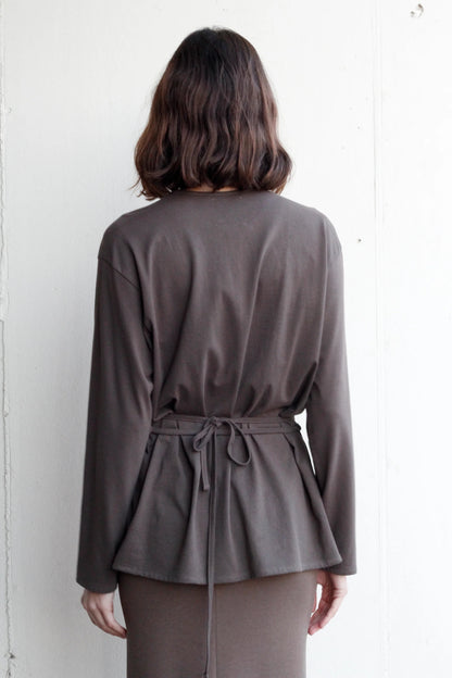Fragile top in brown