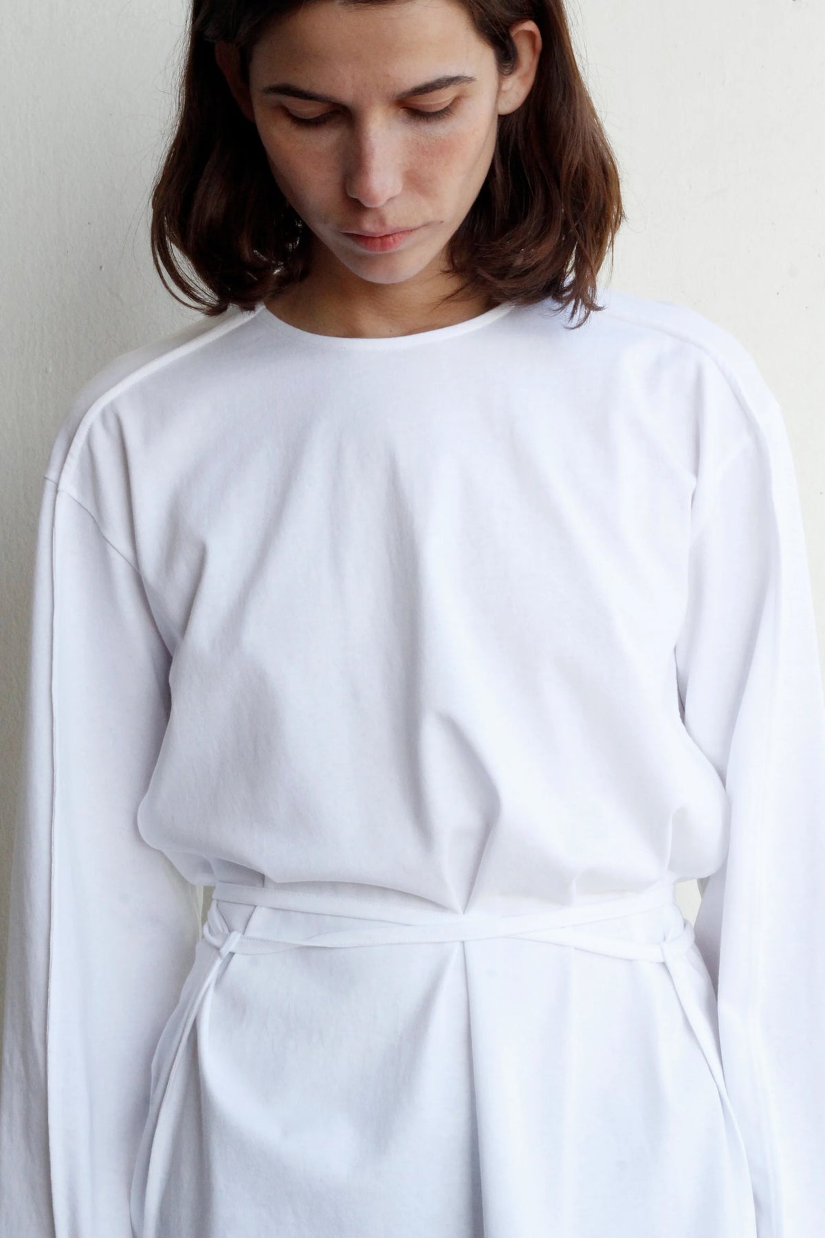 Fragile top in white