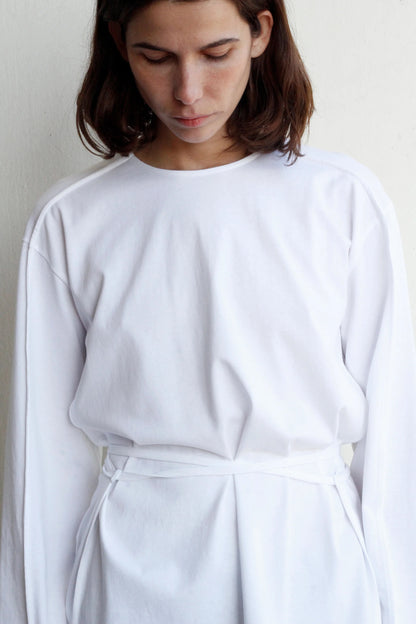 Fragile top in white