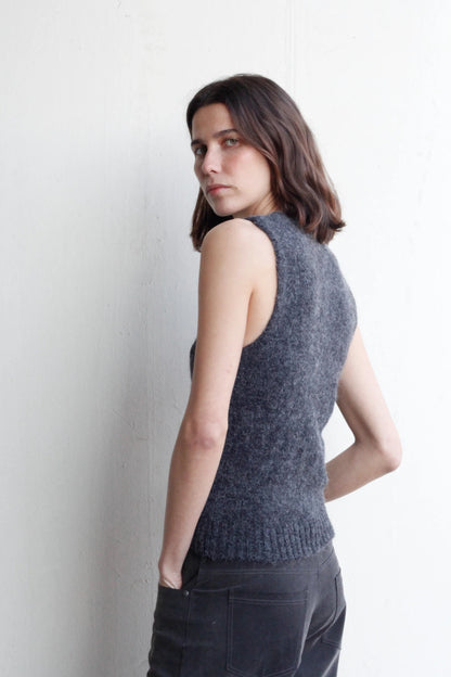 Lima vest in dark grey