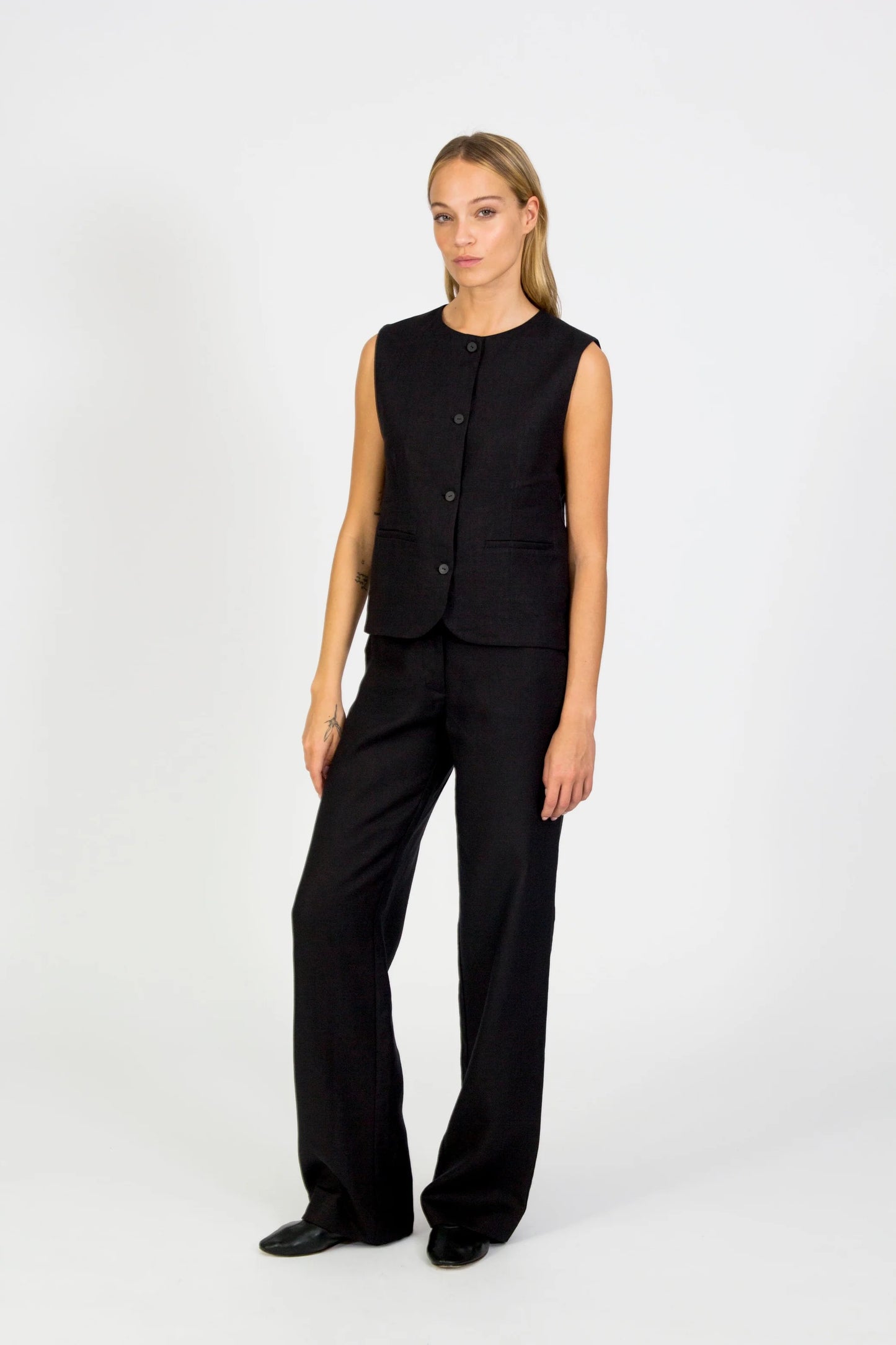Raijin trousers in black
