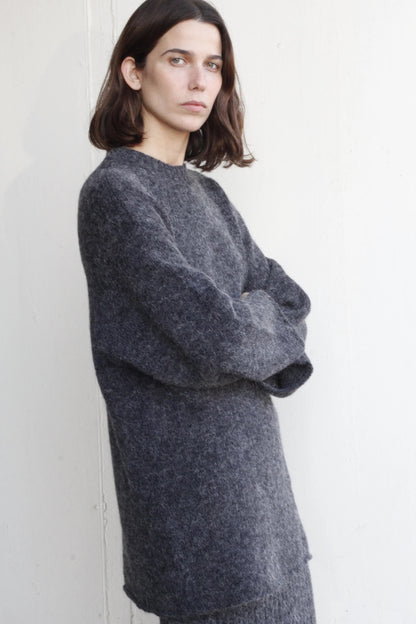 Vessel jumper in dark grey