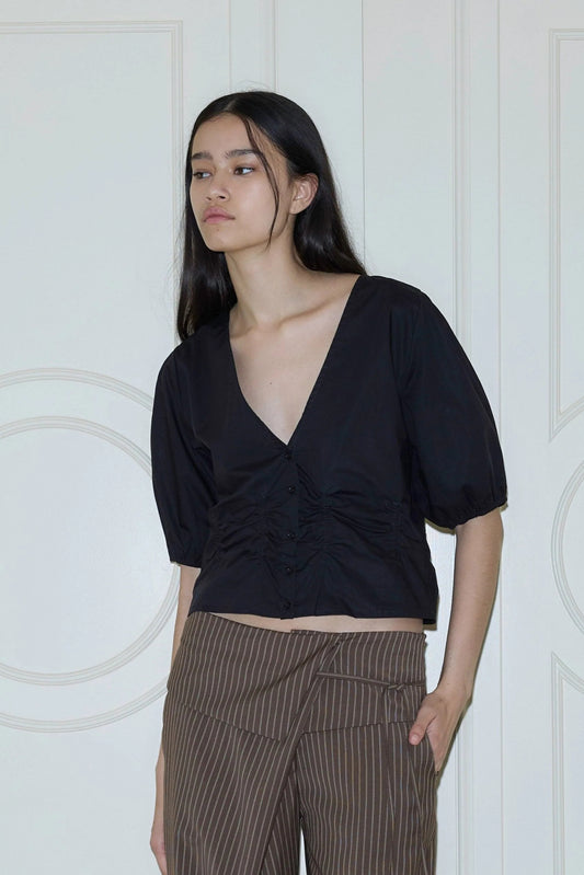 Draw top in black