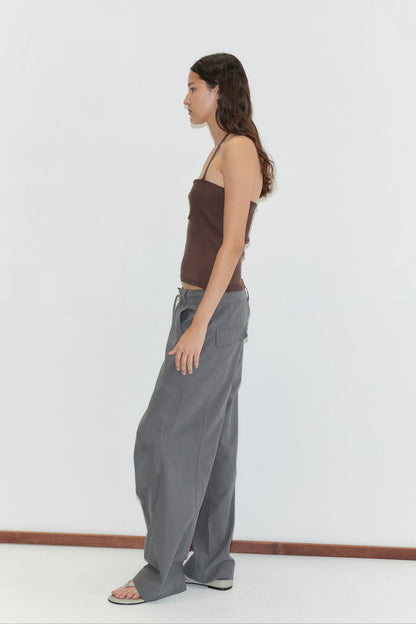 Panel leg pant in charcoal