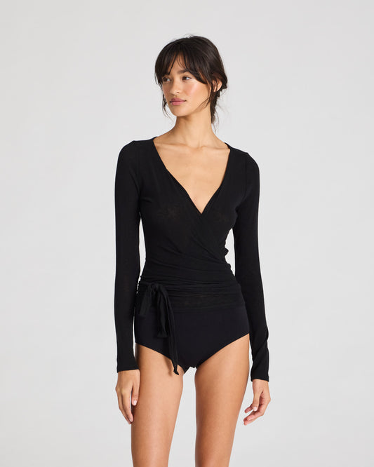 Anne wool wrap top in black