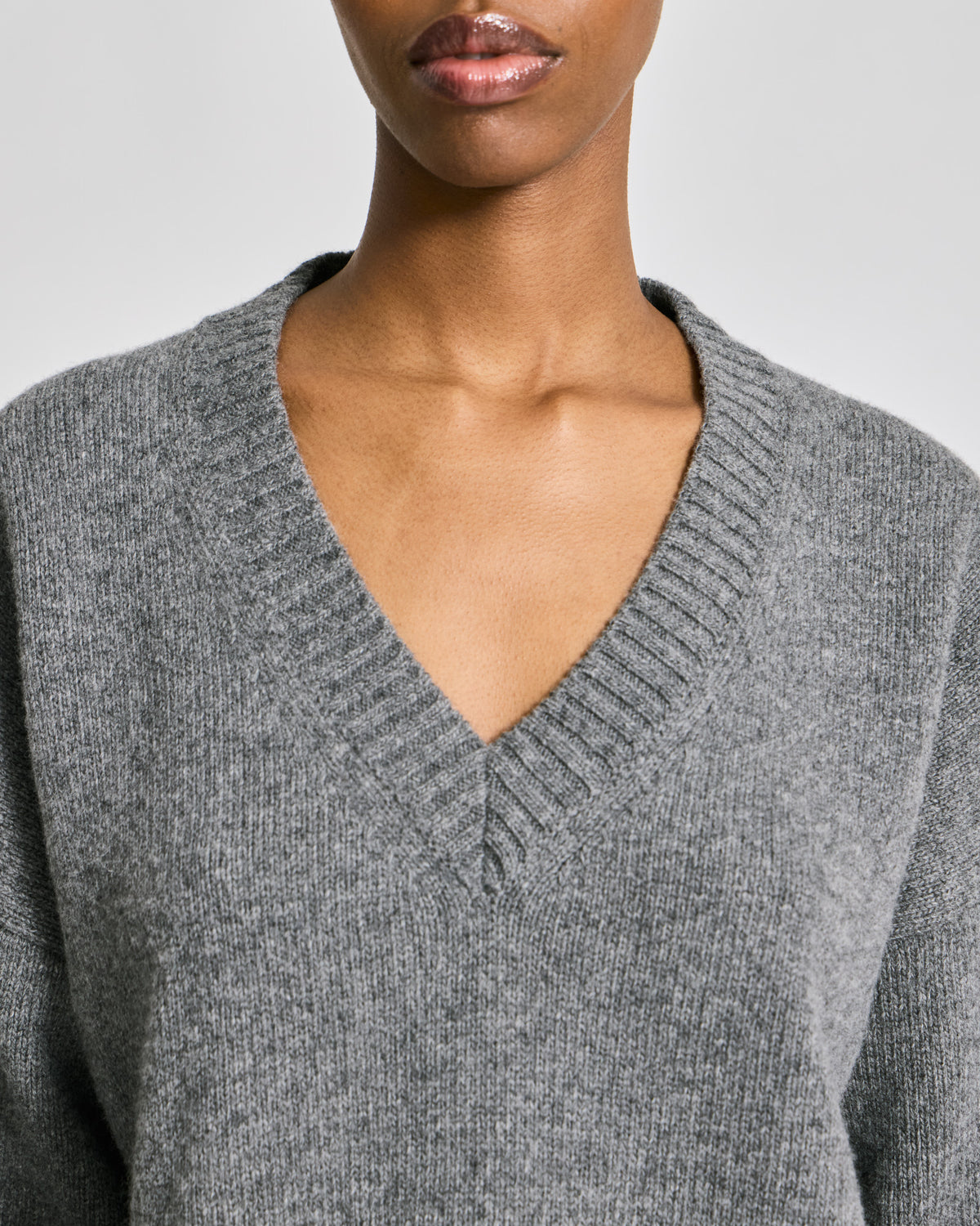 Elvira v-neck knit in grey melange