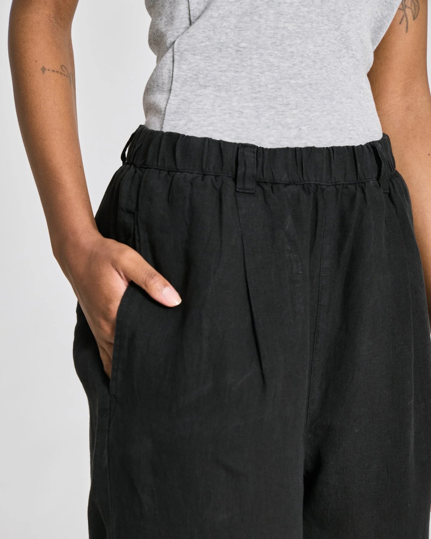 Leonora linen pants in black