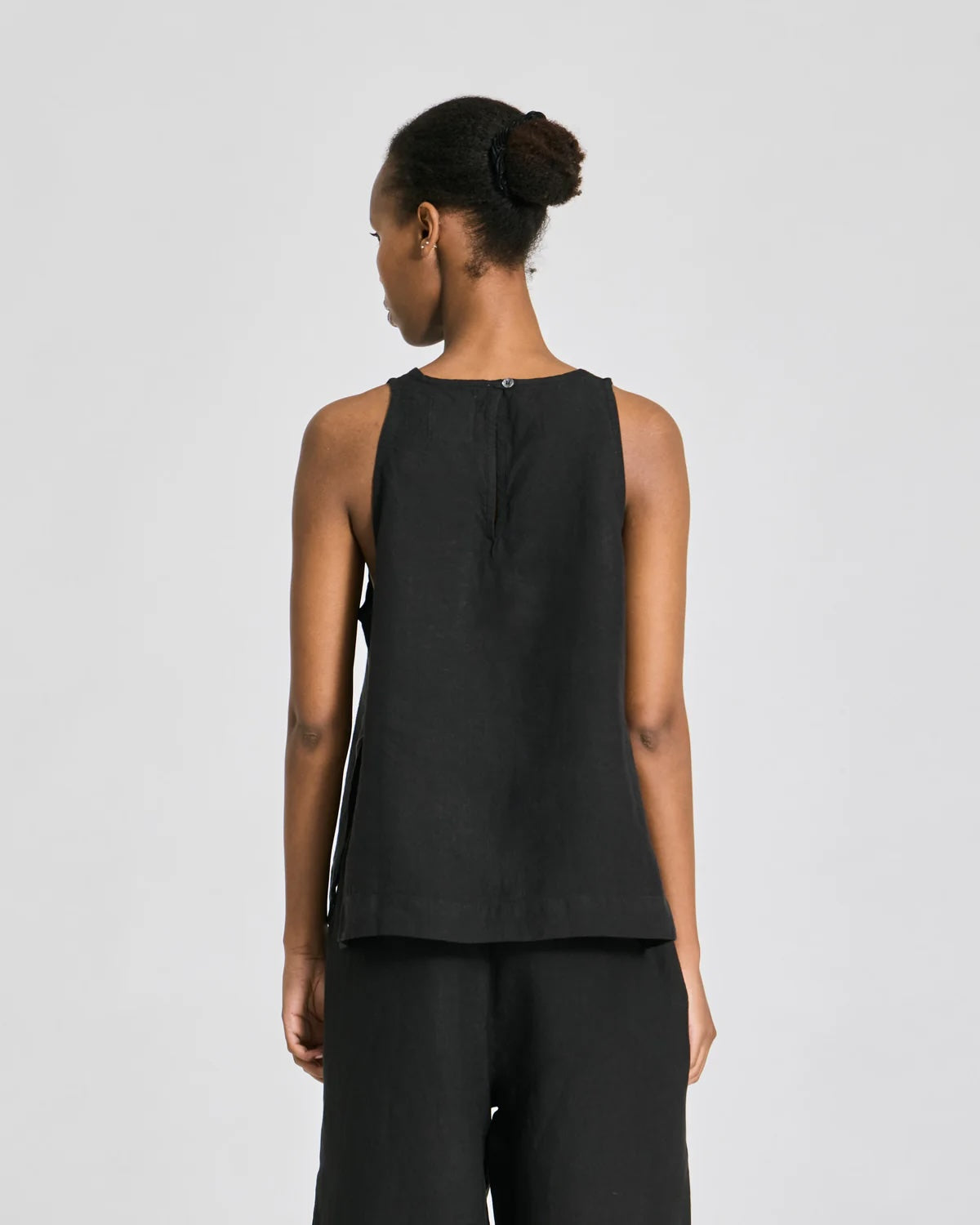 Mia Maya linen top in black