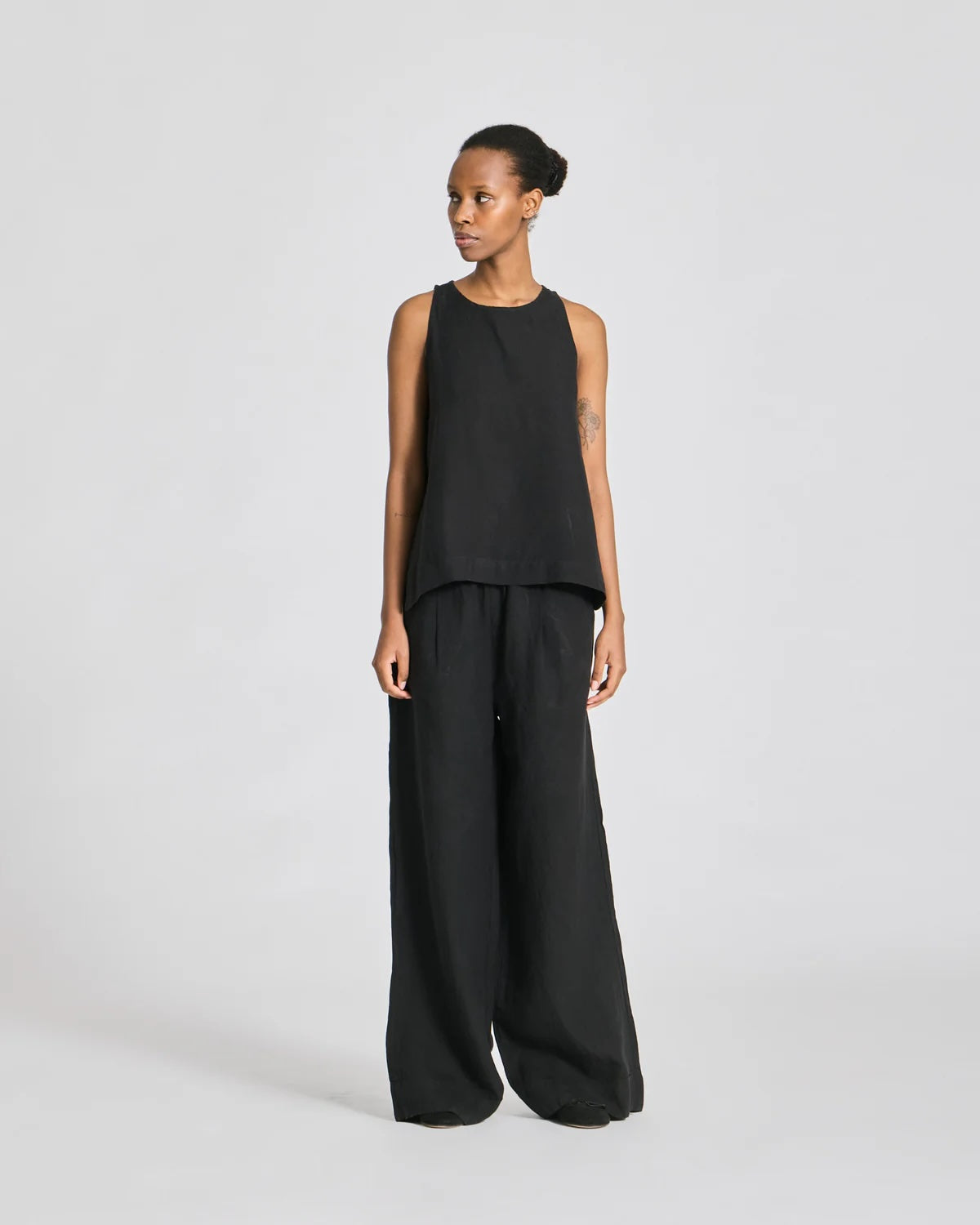Mia Maya linen top in black
