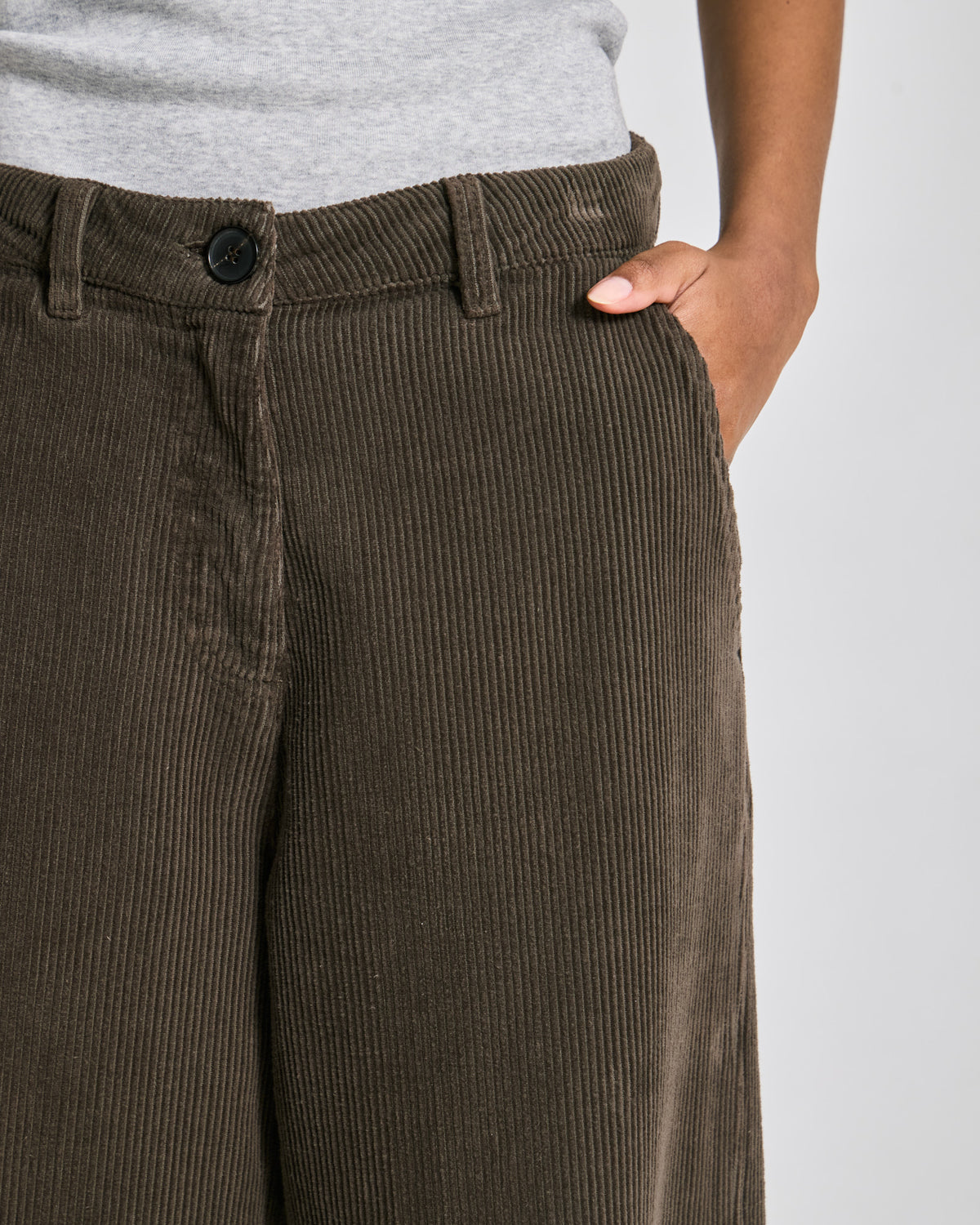 Natalie corduroy pants in black olive