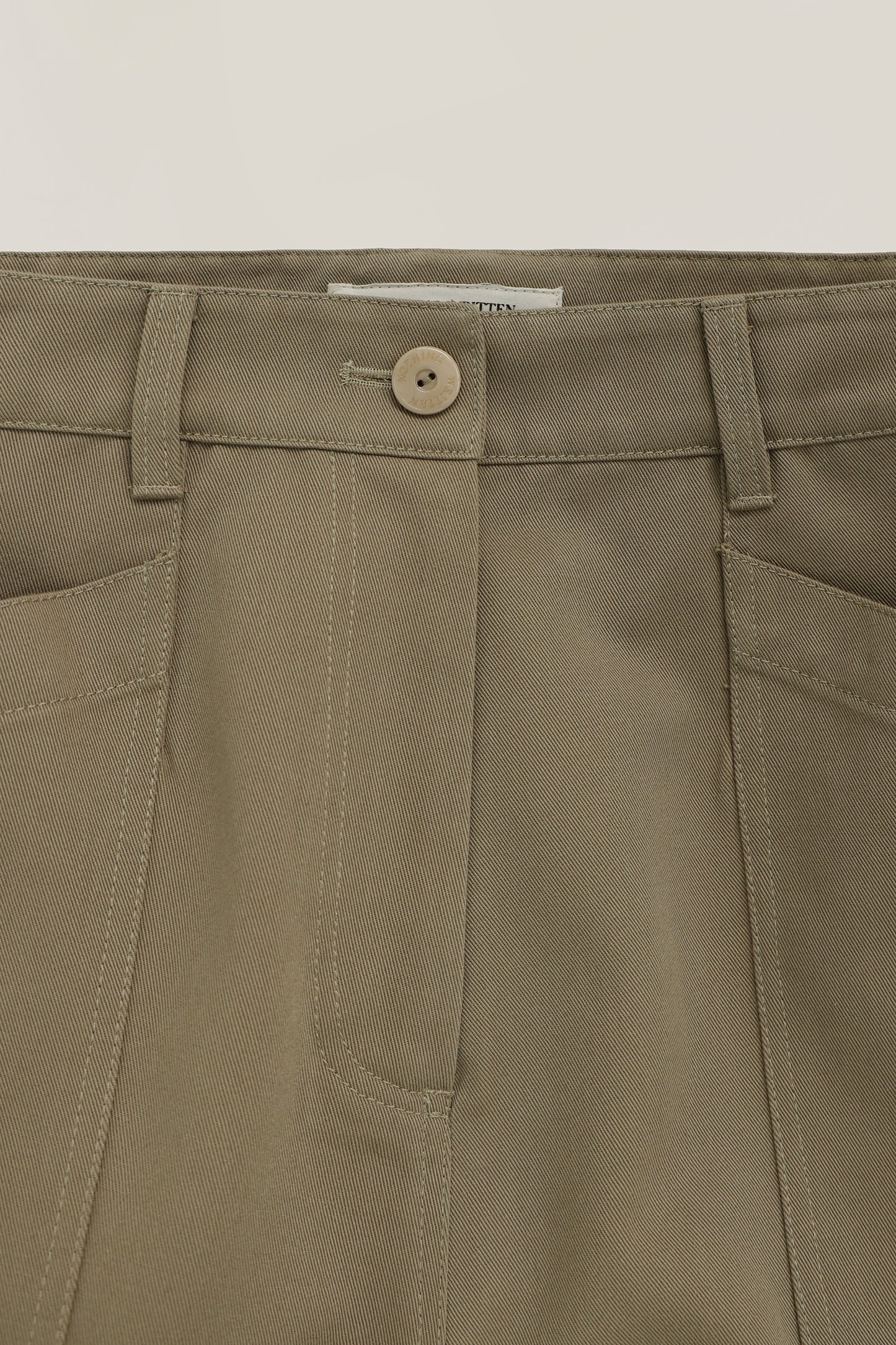 Bas loose trouser in khaki