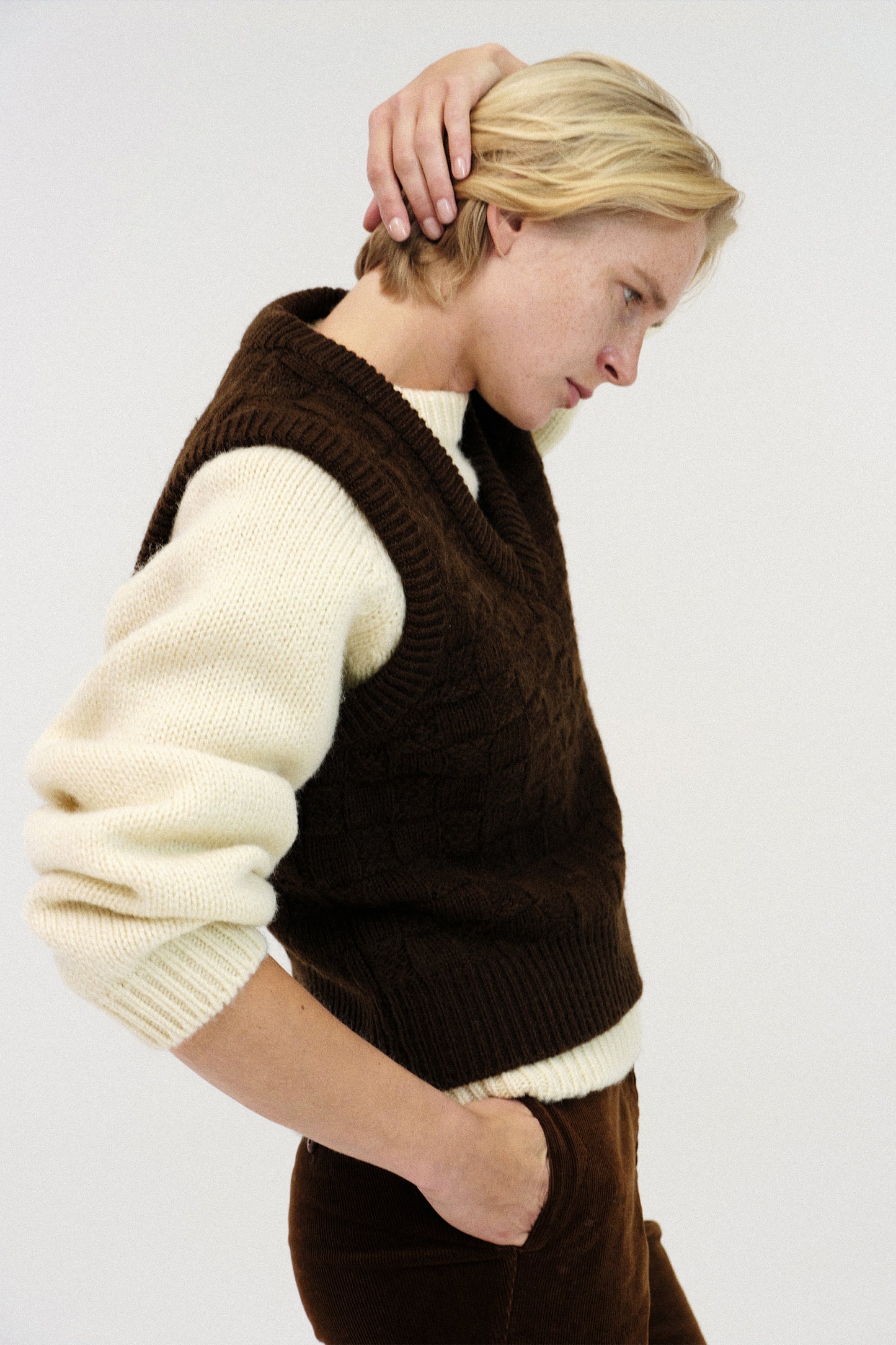 Chess wool vest in brown