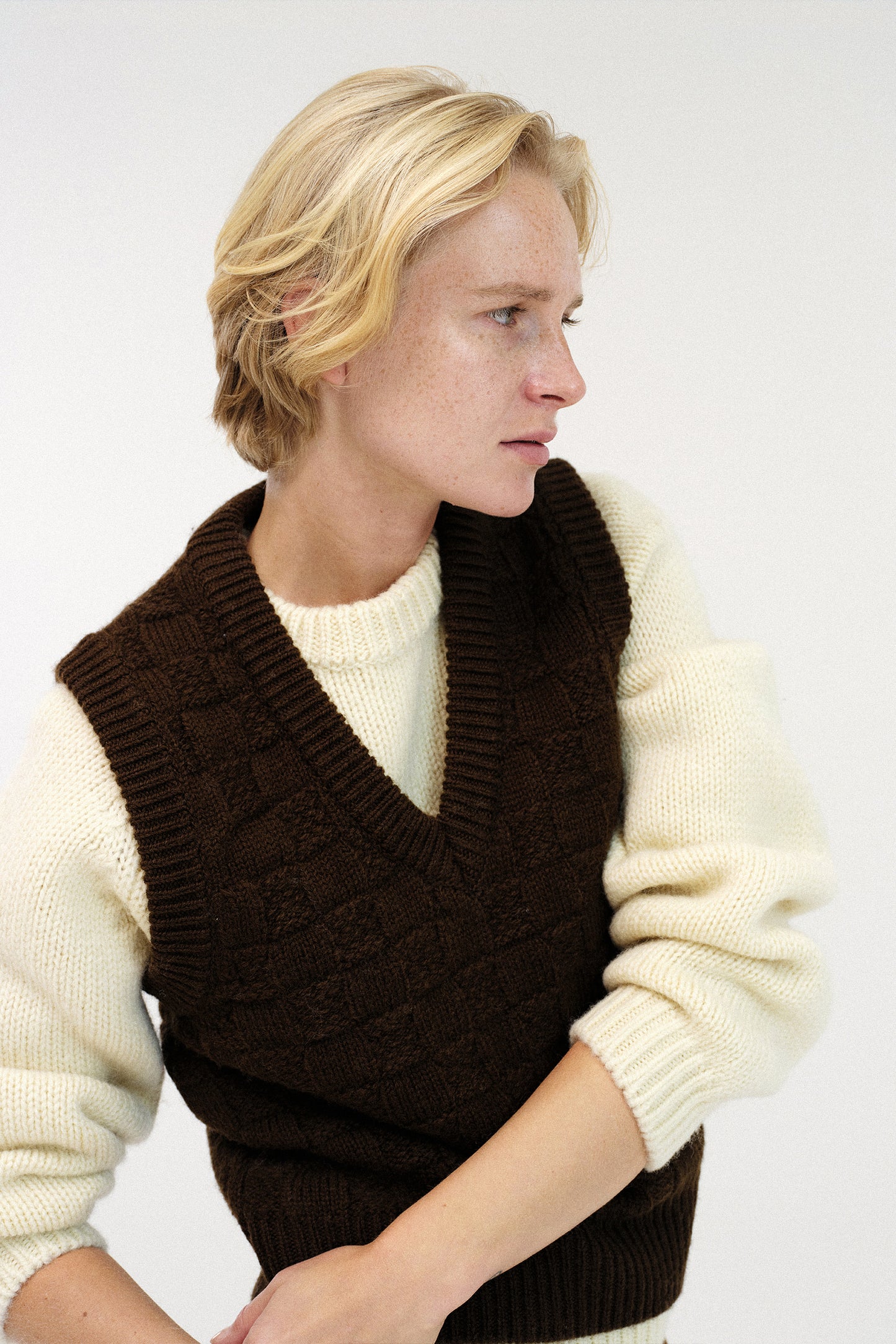 Chess wool vest in brown