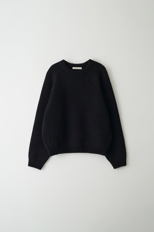 U-neck knitted sweater in black