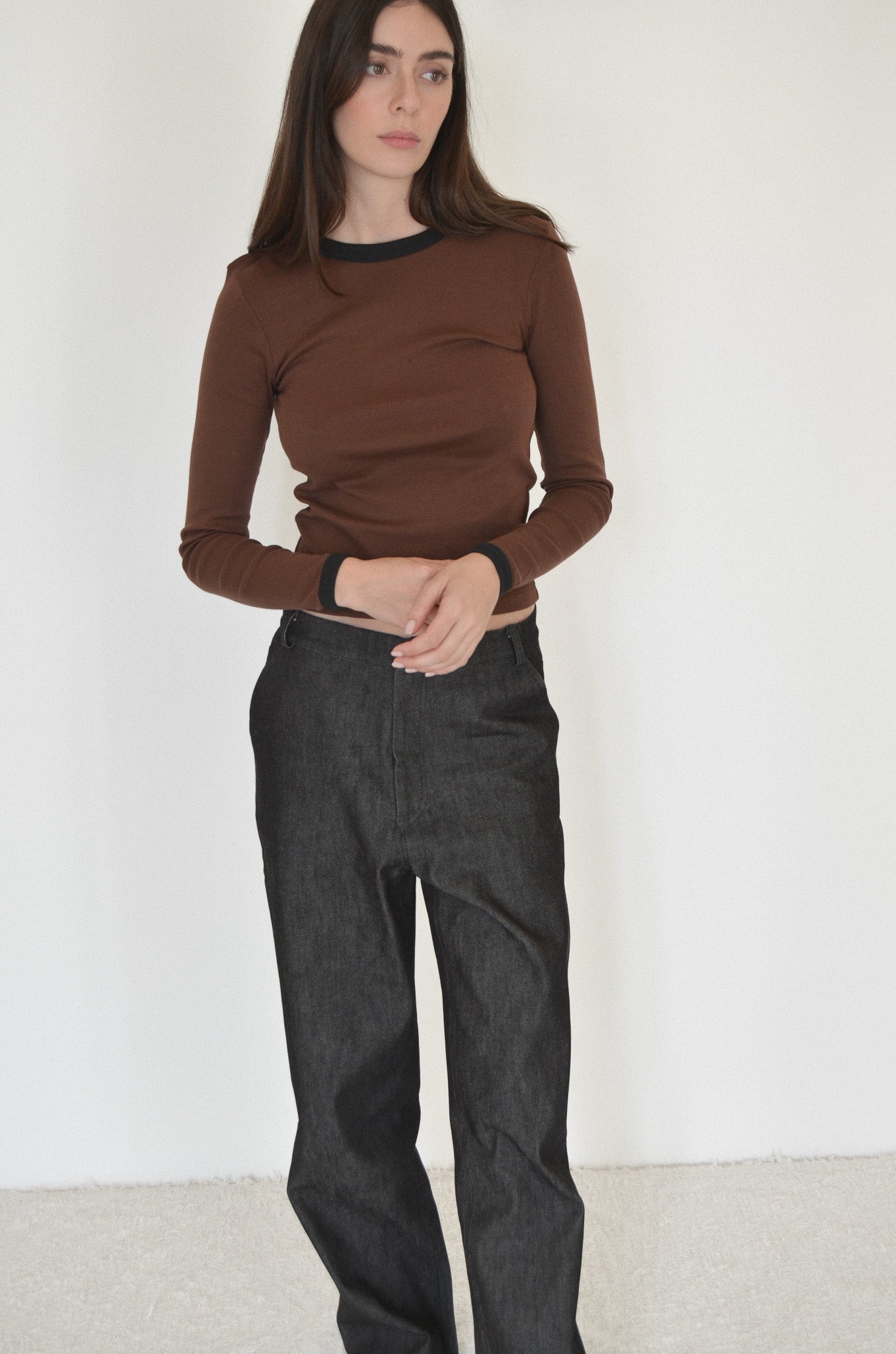 June longsleeve in brown with black trim