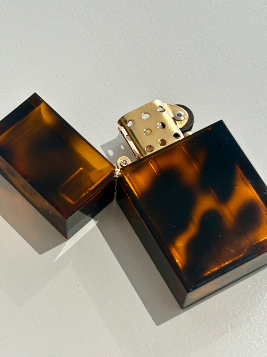 Hard edge lighter in brown tortoise